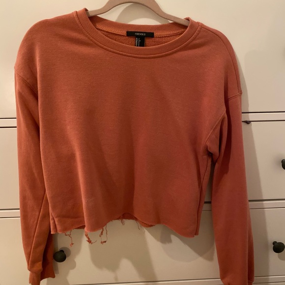 Forever 21 Tops - Cropped crew neck